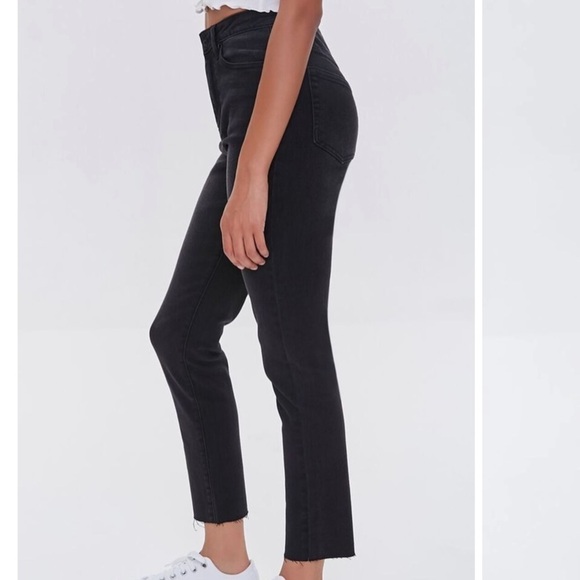 Forever 21 Black High Waisted Straight Leg Distressed Cropped Jeans Size 27 - Picture 2 of 13